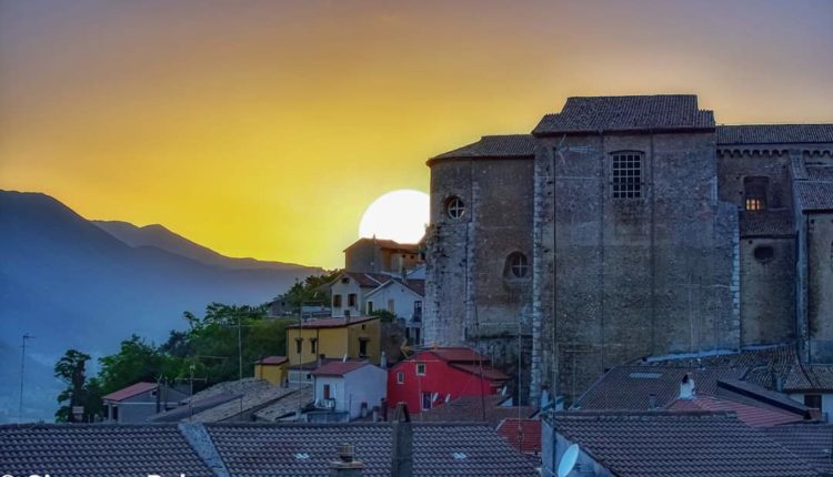 Bagnoli-Chiesa-Madre-tramonto