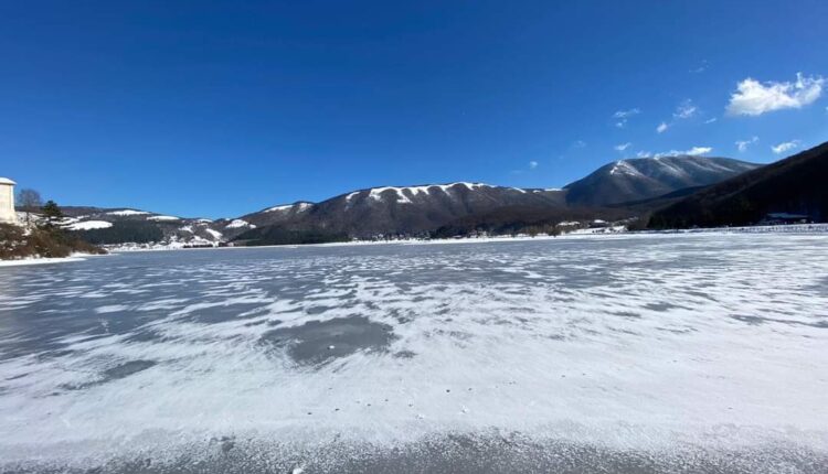 Lago-Laceno-2021-ghiacciato-3