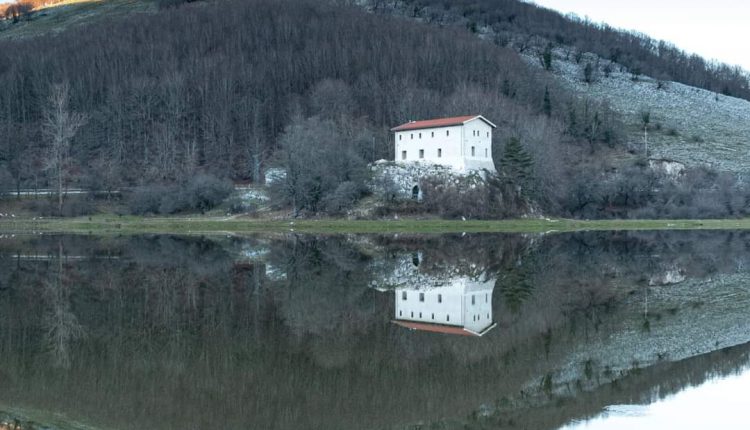 Lago-Laceno-specchio-2022